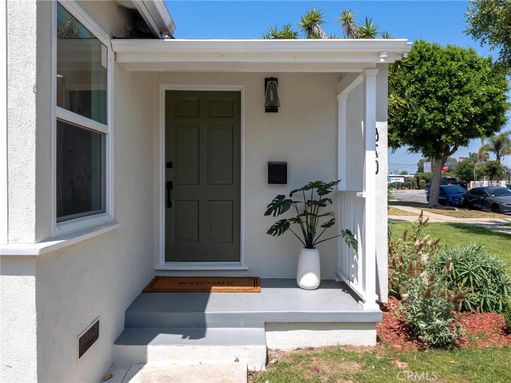 620 W Ellis Avenue