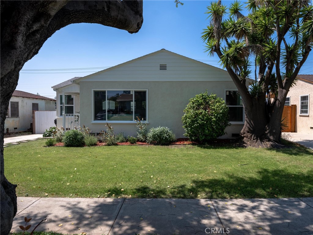 620 W Ellis Avenue
