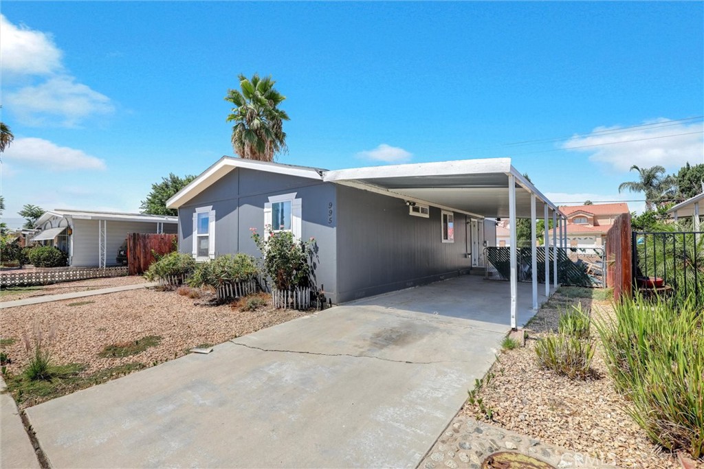 995 Santa Teresa Way