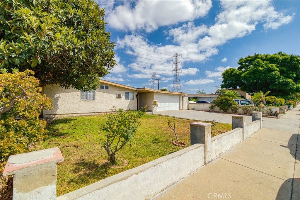 9591 Crestwood