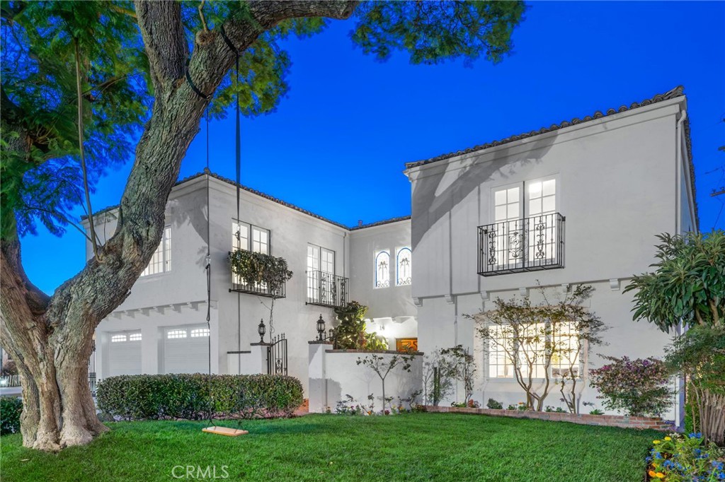 3229 Raintree Avenue