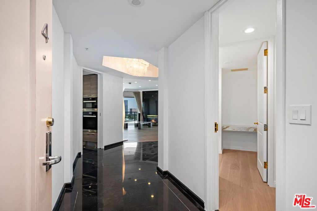 10490 Wilshire Boulevard 1004