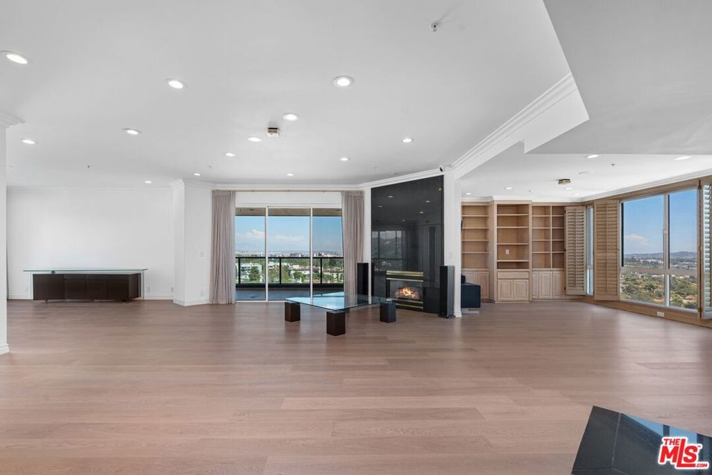 Photo of 10490 Wilshire Boulevard #1004, Los Angeles, CA 90024 (MLS # 25591589)