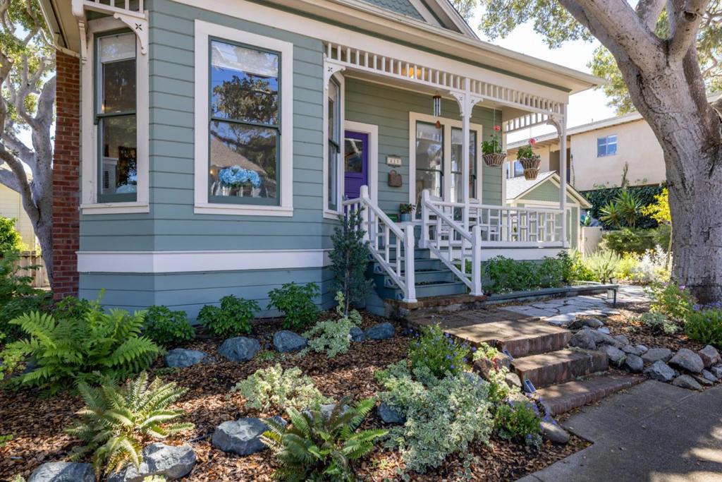 215 Lobos Avenue