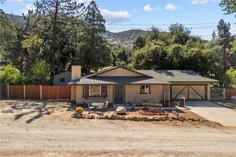 Photo of 40220 Calle El Clavelito, Green Valley, CA 91390 (MLS # SR25223880) Photo of 40220 Calle El Clavelito, Green Valley, CA 91390 (MLS # SR25223880)