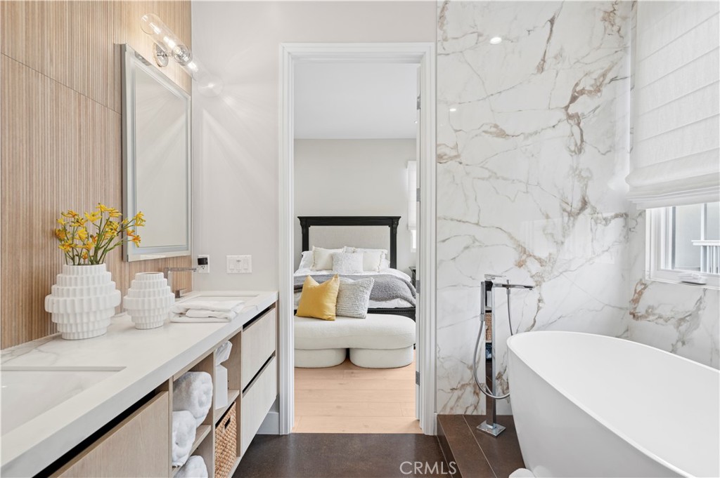 Corona del Mar South of PCH (CDMS) - Residential