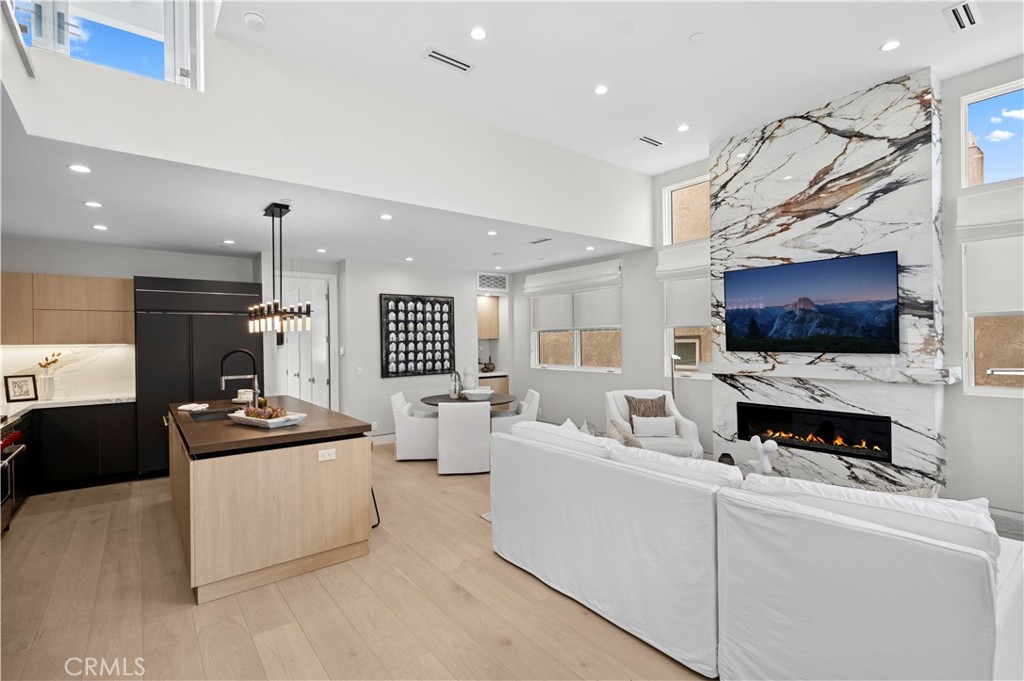 Corona del Mar South of PCH (CDMS) - Residential