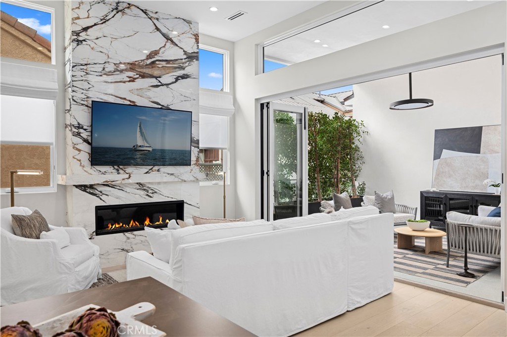 Corona del Mar South of PCH (CDMS) - Residential
