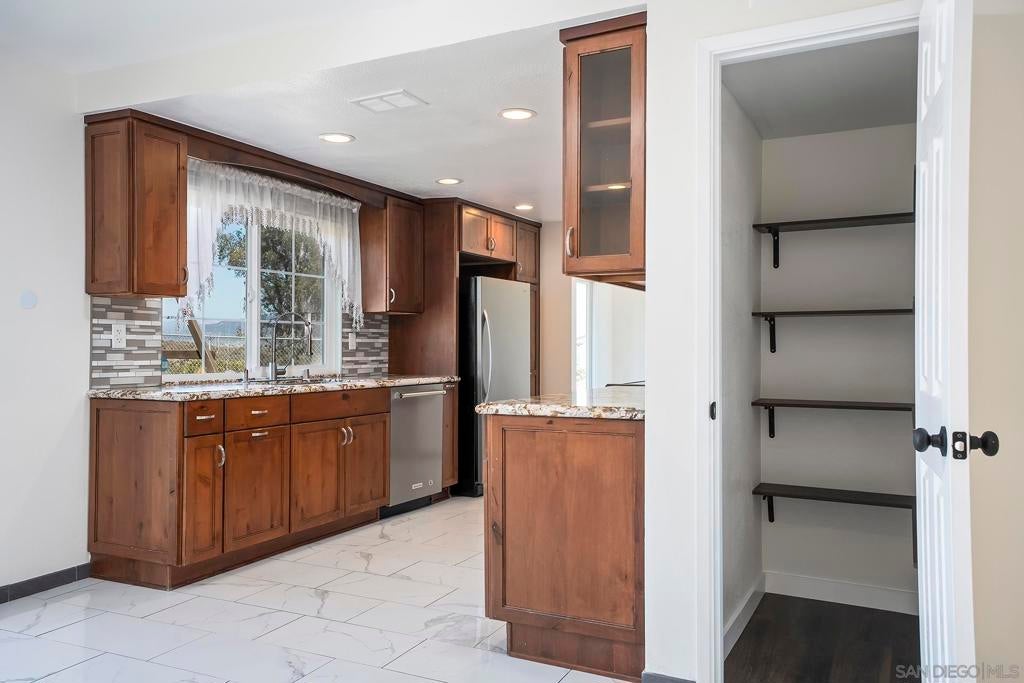 10772 AVENIDA ROBERTA