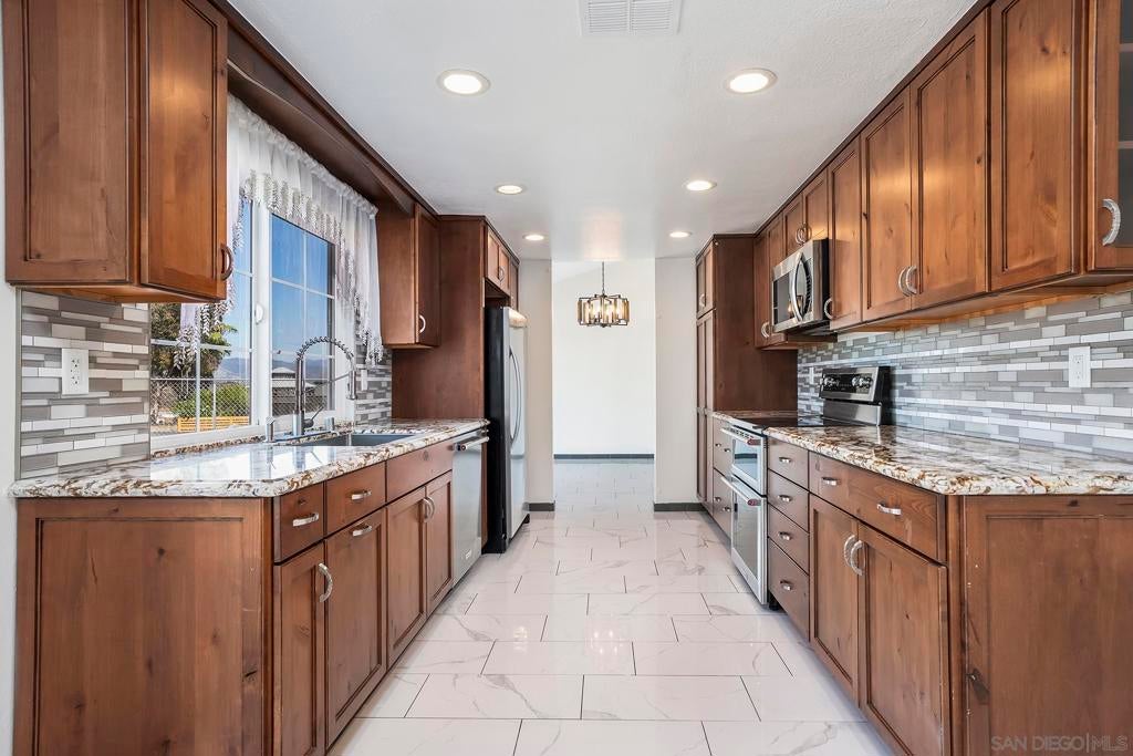 10772 AVENIDA ROBERTA