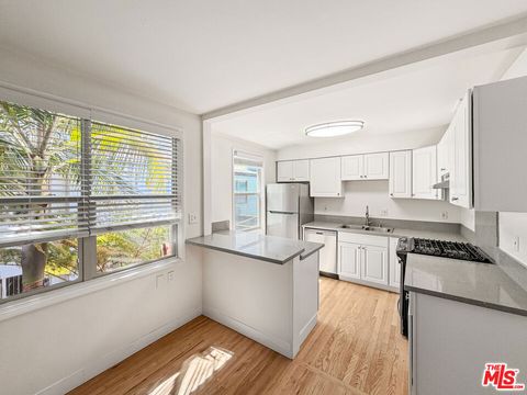 Photo of 1216 N Crescent Heights Boulevard #18, West Hollywood, CA 90046 (MLS # 26671895)