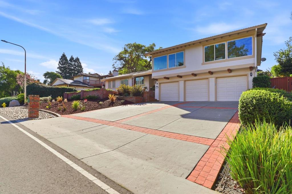 15990 Jackson Oaks Drive