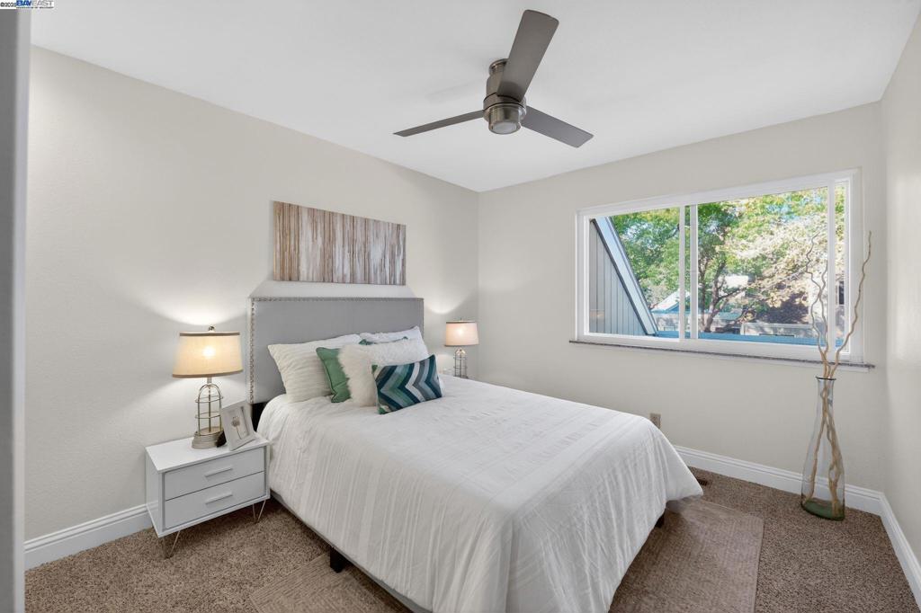 STONERIDGE TWNHM - Residential