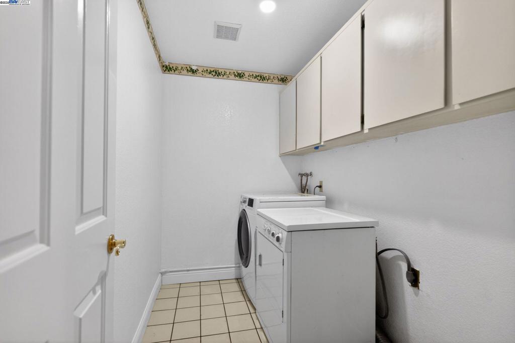 STONERIDGE TWNHM - Residential