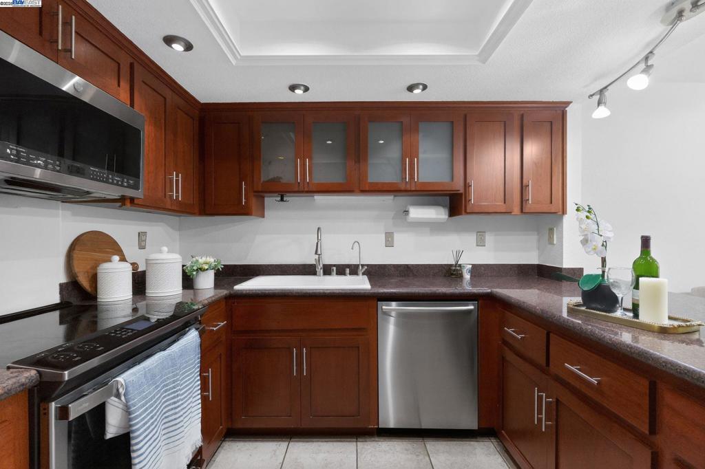 STONERIDGE TWNHM - Residential