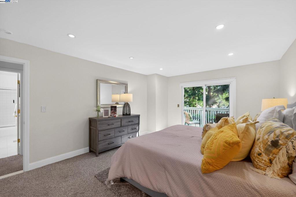 STONERIDGE TWNHM - Residential