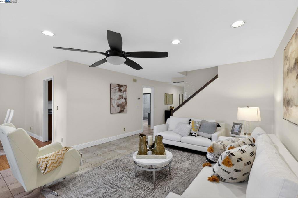 STONERIDGE TWNHM - Residential