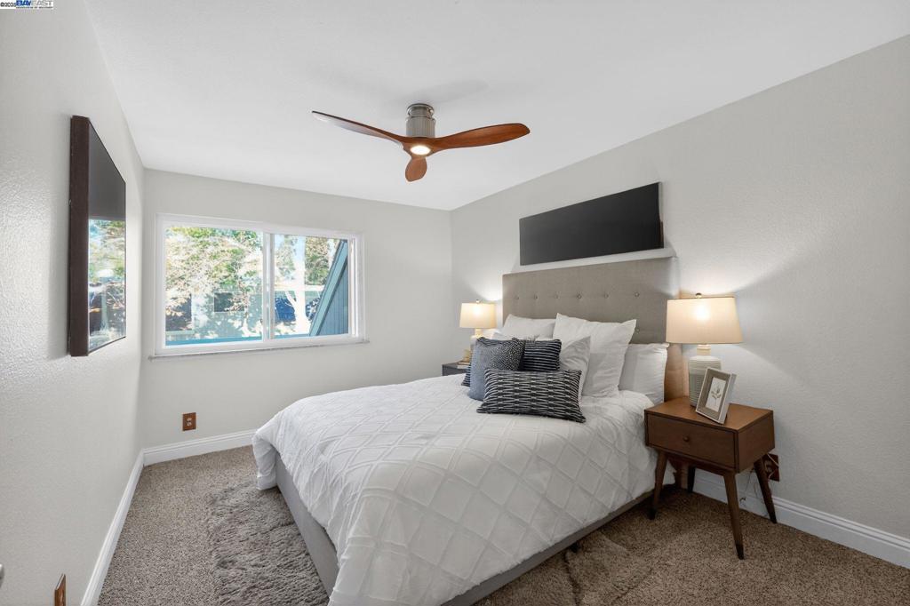 STONERIDGE TWNHM - Residential