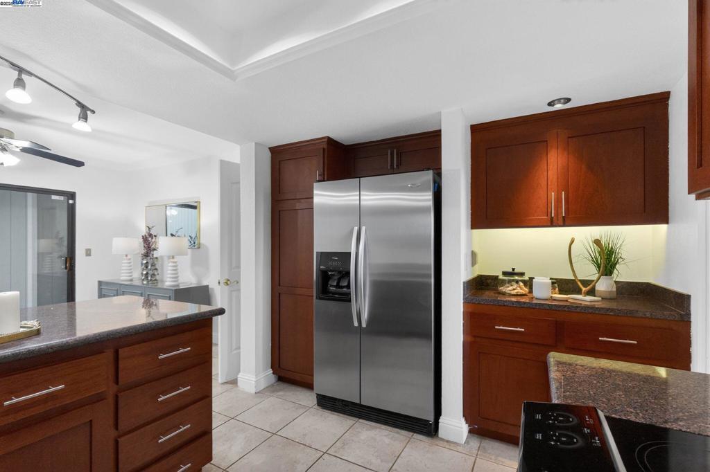 STONERIDGE TWNHM - Residential