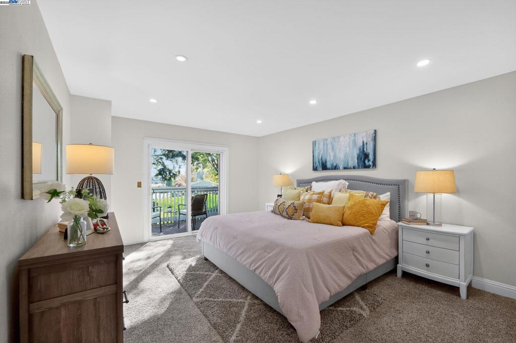 STONERIDGE TWNHM - Residential