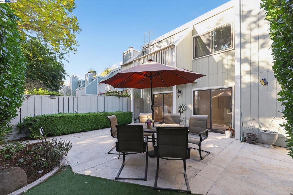 STONERIDGE TWNHM - Residential