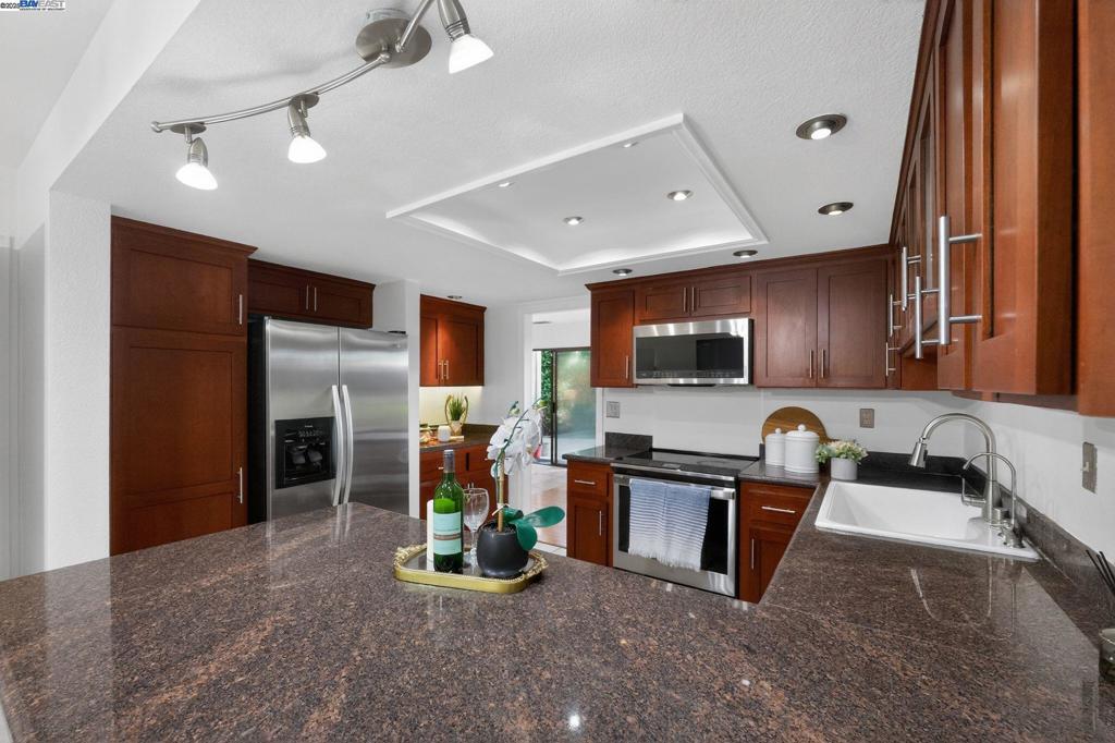 STONERIDGE TWNHM - Residential