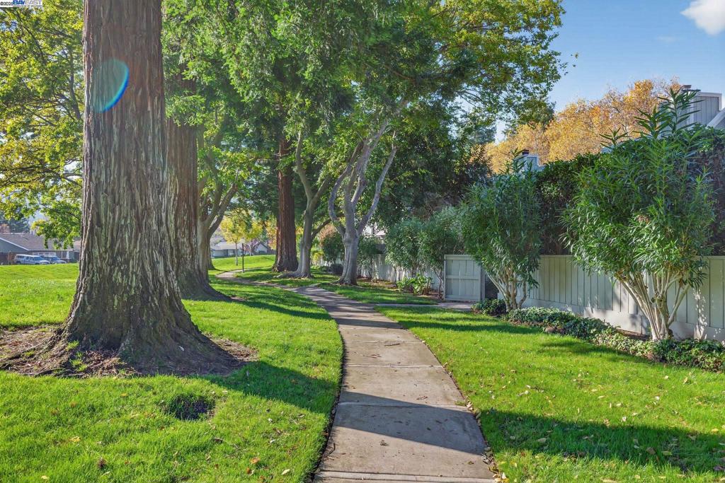 STONERIDGE TWNHM - Residential