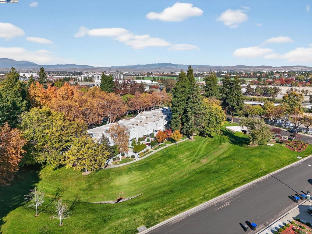 STONERIDGE TWNHM - Residential