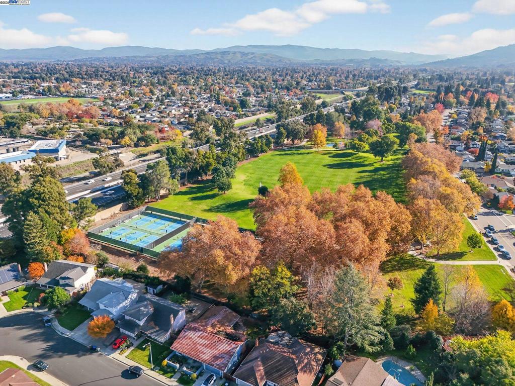 STONERIDGE TWNHM - Residential