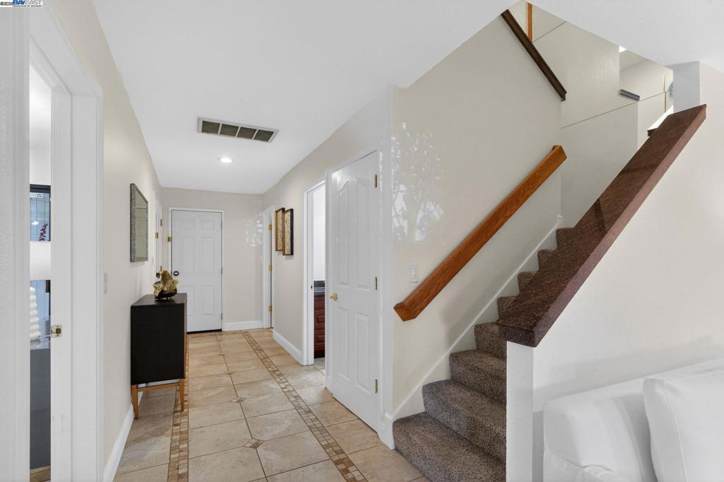 STONERIDGE TWNHM - Residential