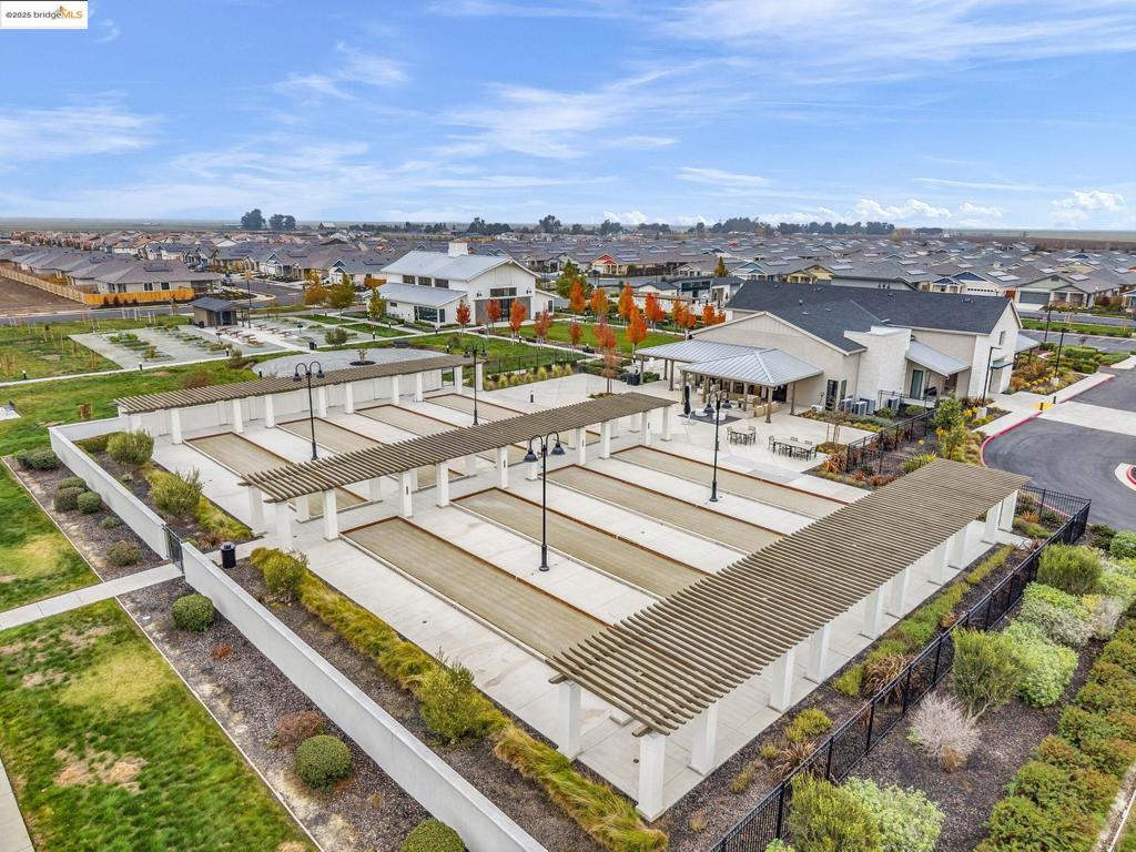 SUMMIT - Residential