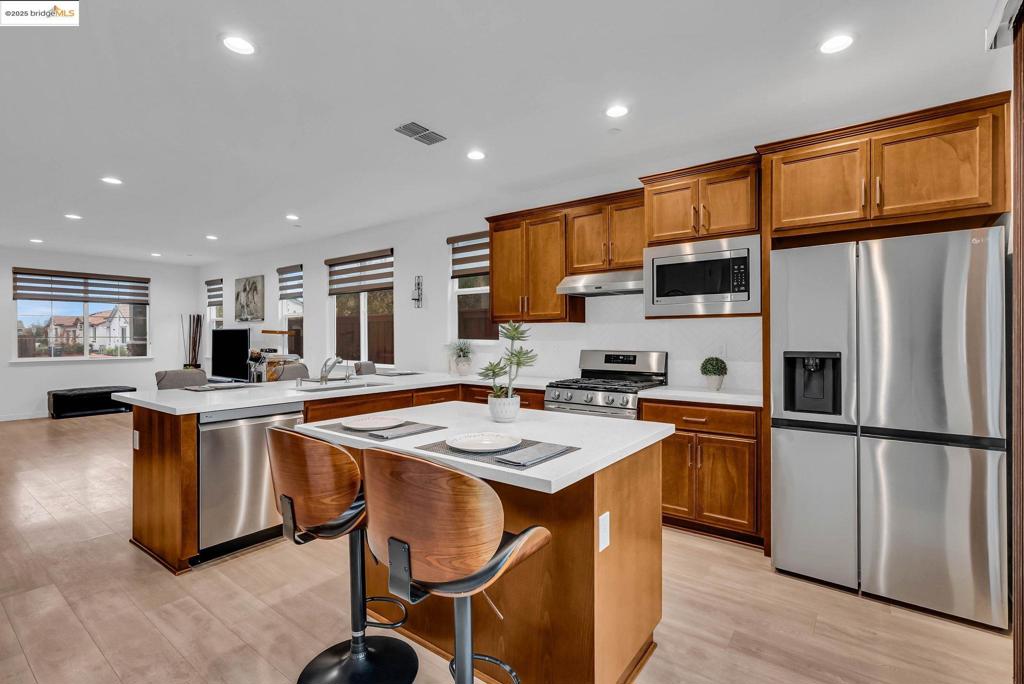 SUMMIT - Residential