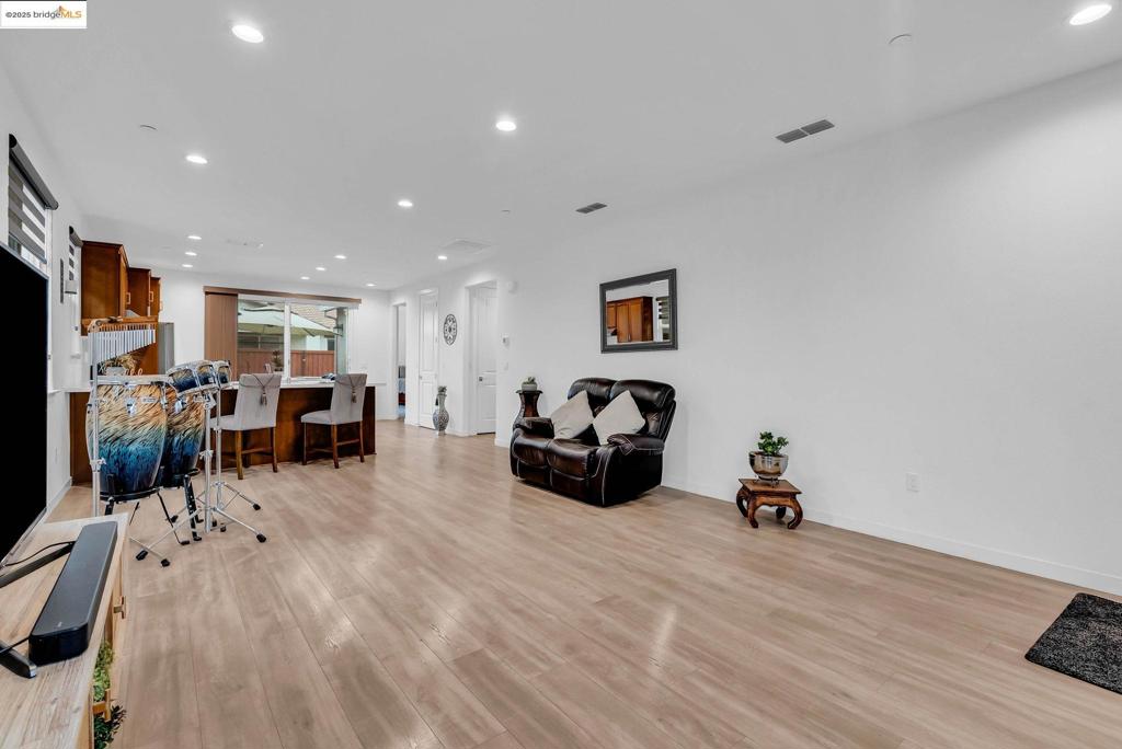 SUMMIT - Residential