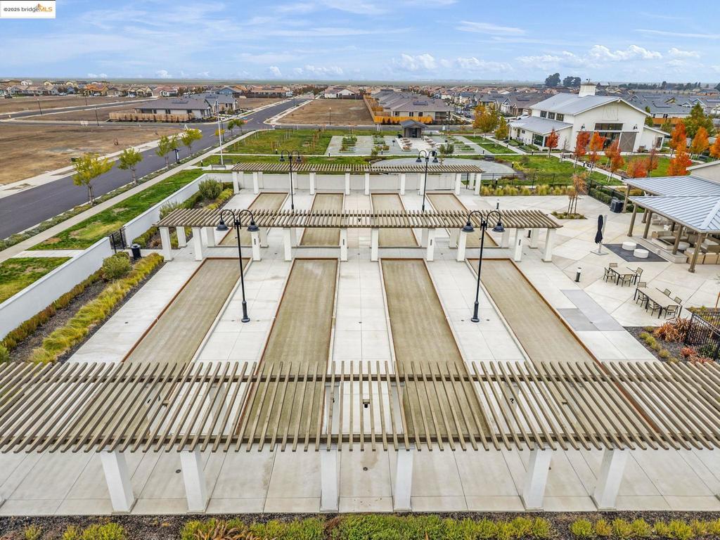 SUMMIT - Residential