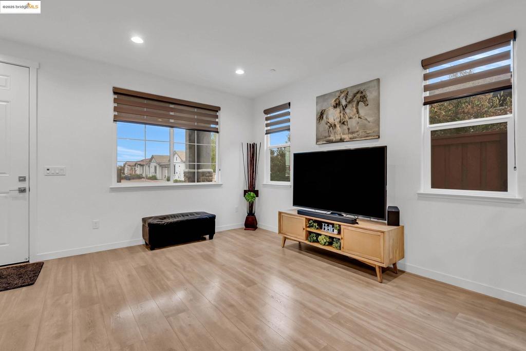 SUMMIT - Residential