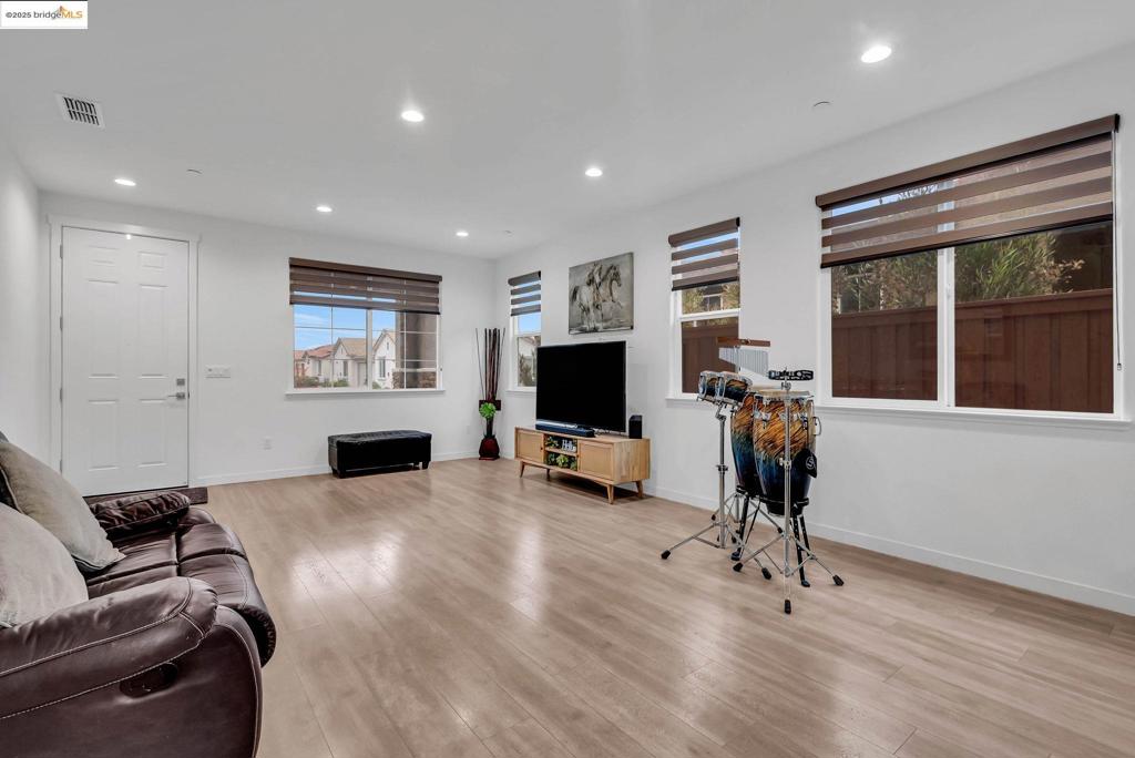 SUMMIT - Residential