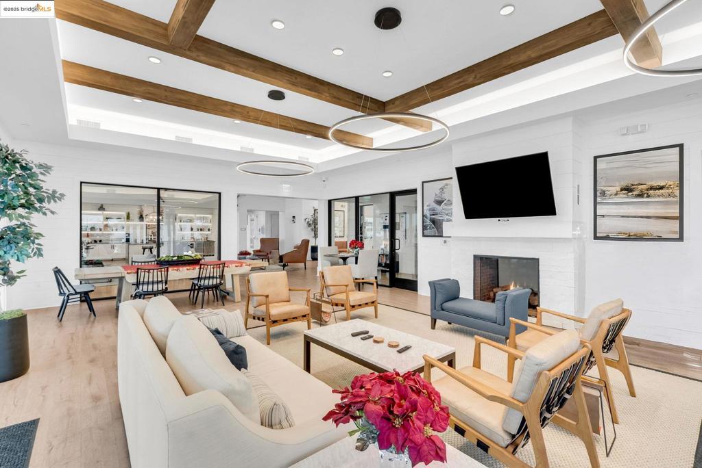 SUMMIT - Residential