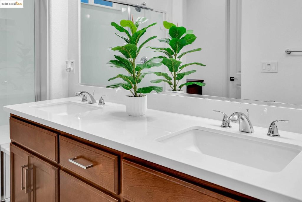 SUMMIT - Residential