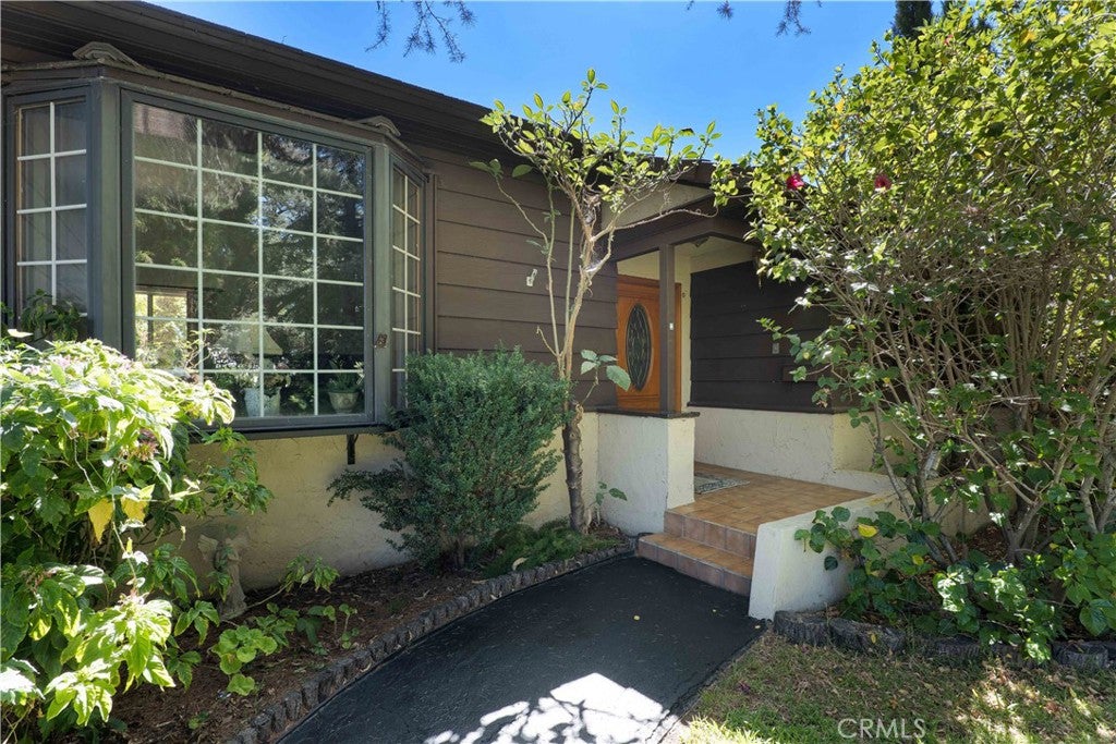 6438 Orion Avenue
