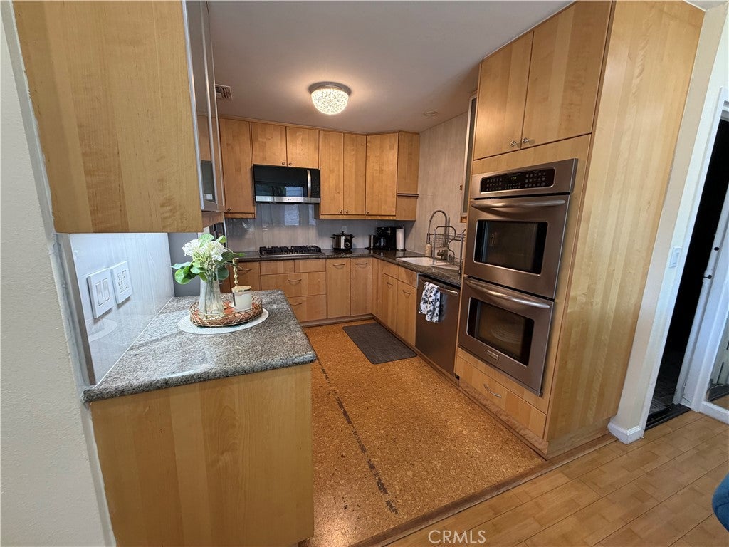 19231 Sherman Way 36