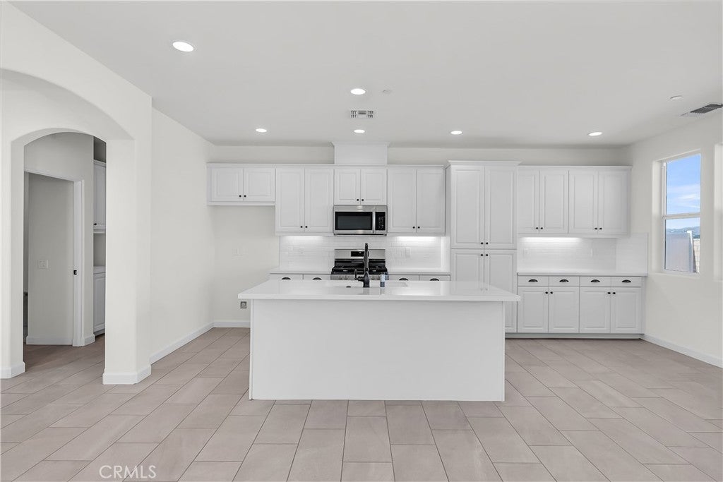 56675 Clubhouse