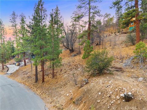 Photo of 1237 Ridge Road, Fawnskin, CA 92333 (MLS # SW25274627)