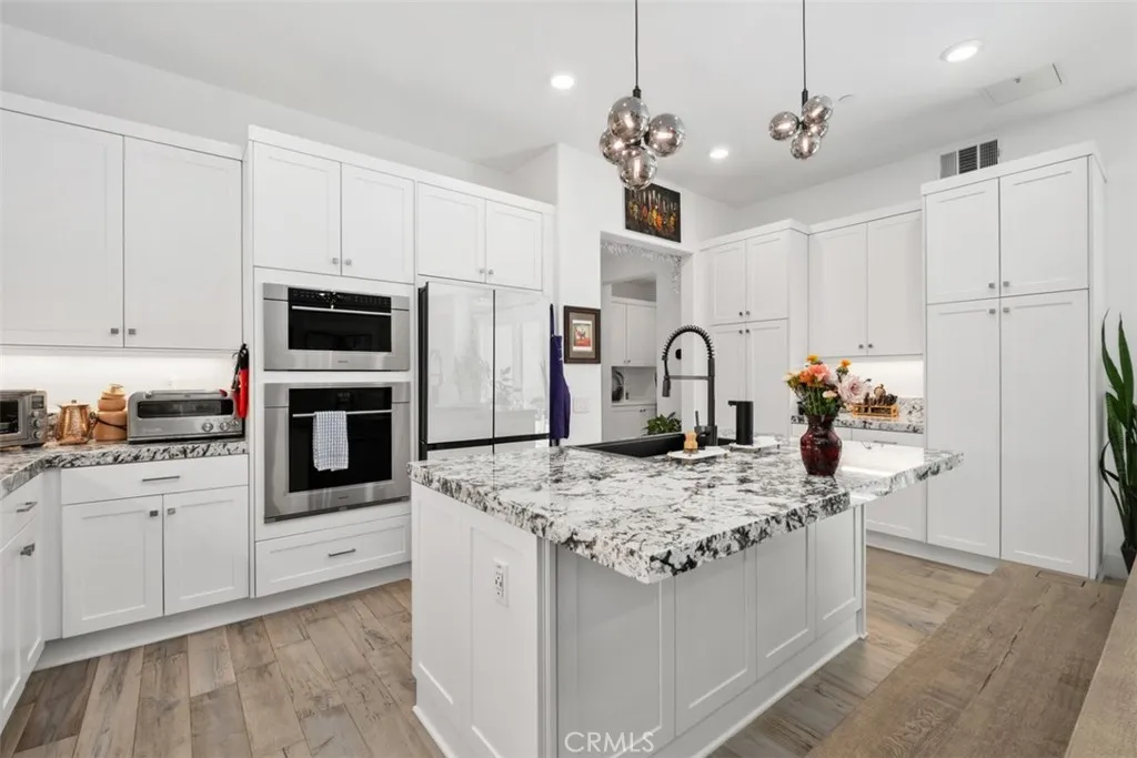 Irvine, California 92618, United States, 3 Bedrooms Bedrooms, ,2 BathroomsBathrooms,Residential,Active,227320