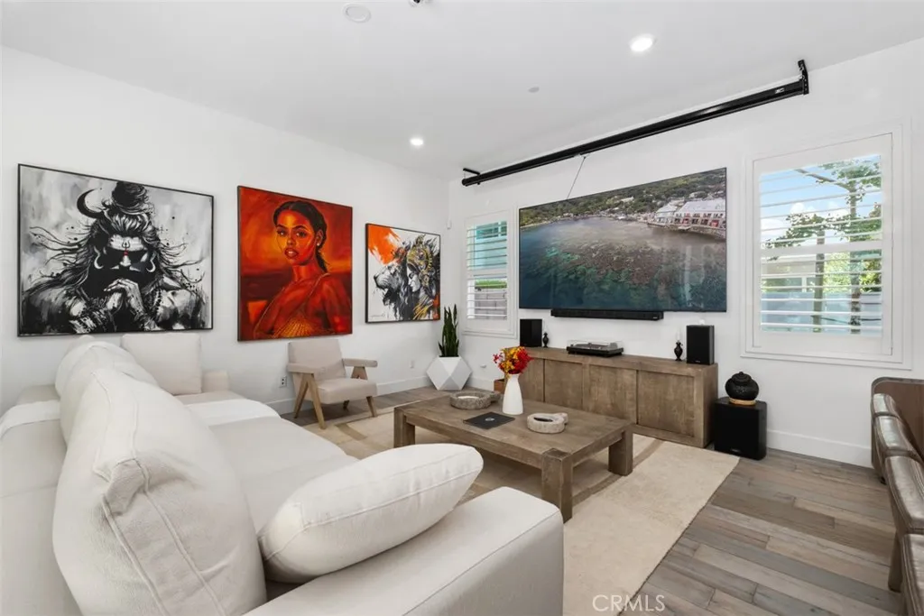 Irvine, California 92618, United States, 3 Bedrooms Bedrooms, ,2 BathroomsBathrooms,Residential,Active,227320