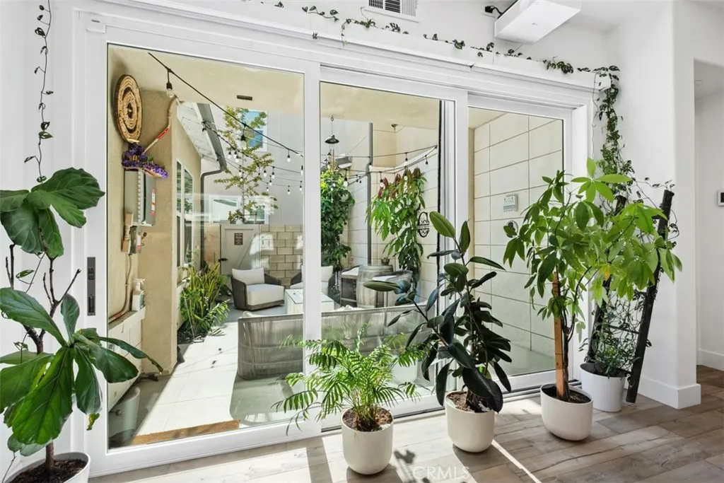 Irvine, California 92618, United States, 3 Bedrooms Bedrooms, ,2 BathroomsBathrooms,Residential,Active,227320