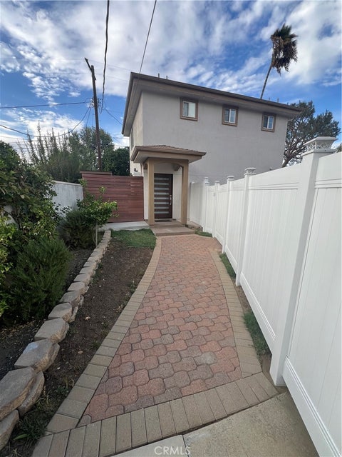 Photo of 8111 Broadleaf Avenue, Panorama City, CA 91402 (MLS # SR26198163)