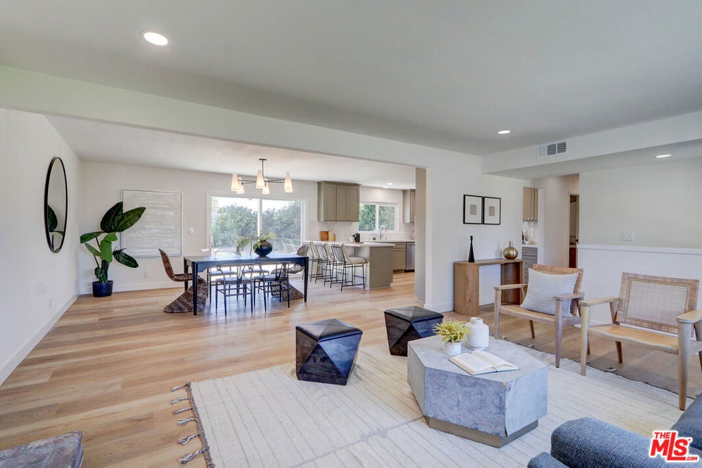 476 Jeanne Court