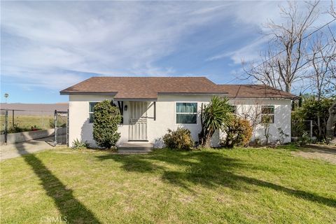 Photo of 9023 Olive St, Fontana, CA 92335 (MLS # OC26052251)