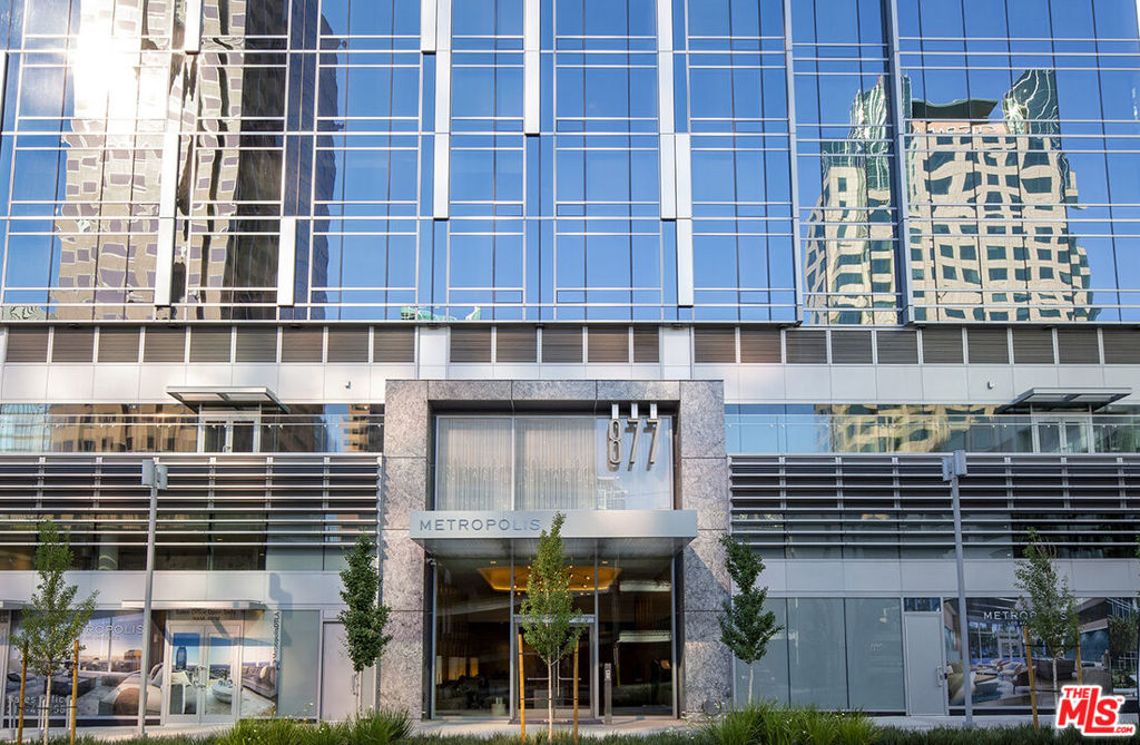 877 Francisco Street 2903