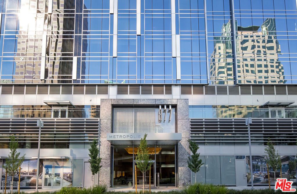 Photo of 877 Francisco Street #2903, Los Angeles, CA 90017 (MLS # 26659129)